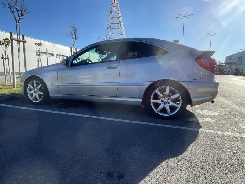 Mercedes-Benz C 220 Спорт купе , снимка 8 - Автомобили и джипове - 52928242