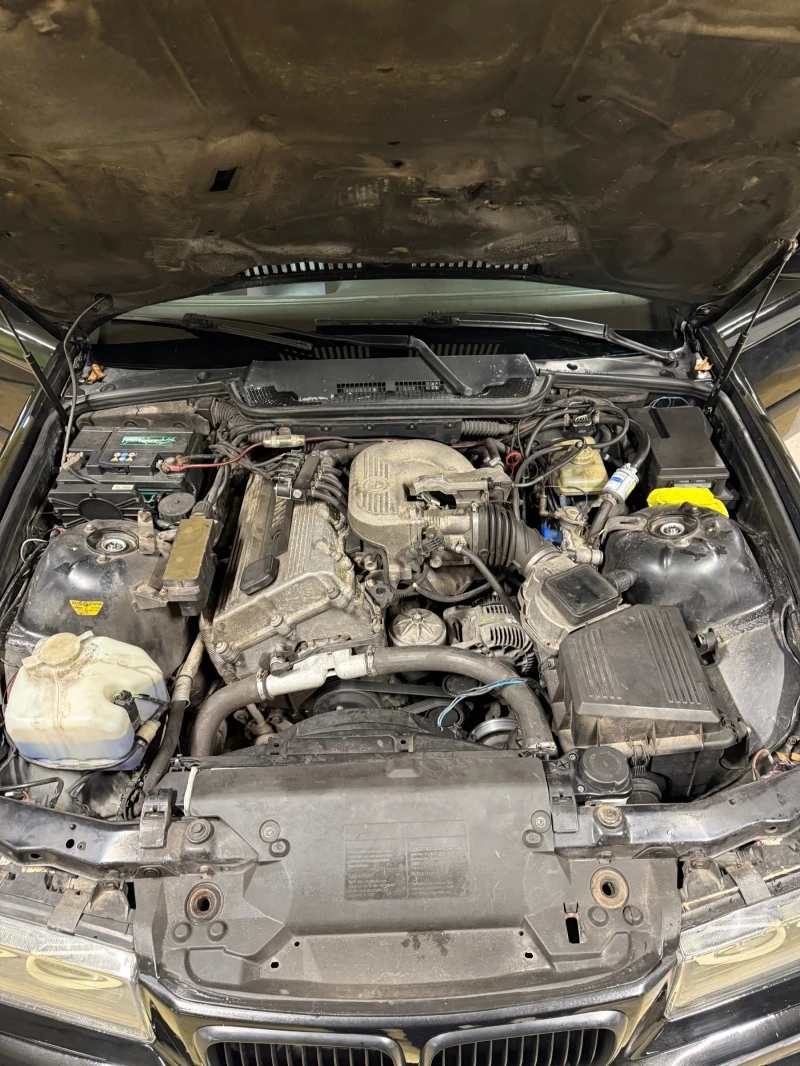 BMW 318 iS, снимка 11 - Автомобили и джипове - 53090799