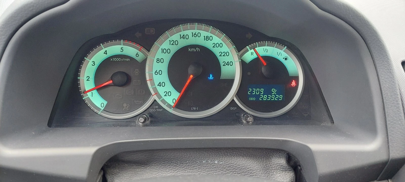 Toyota Corolla verso 2.2 D4D клима | Mobile.bg — изображение 14