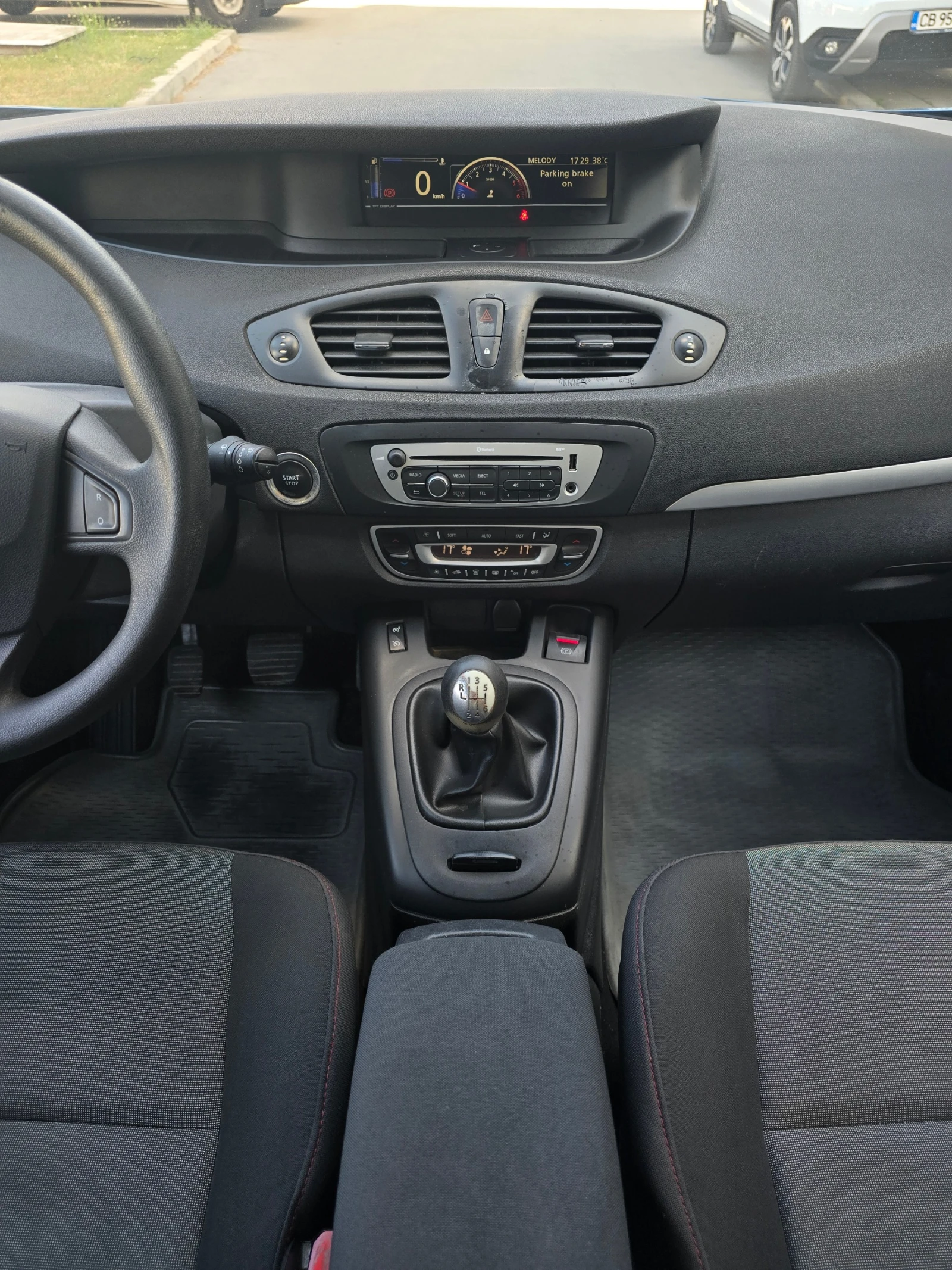 Renault Scenic 1.5 dCi - изображение 9