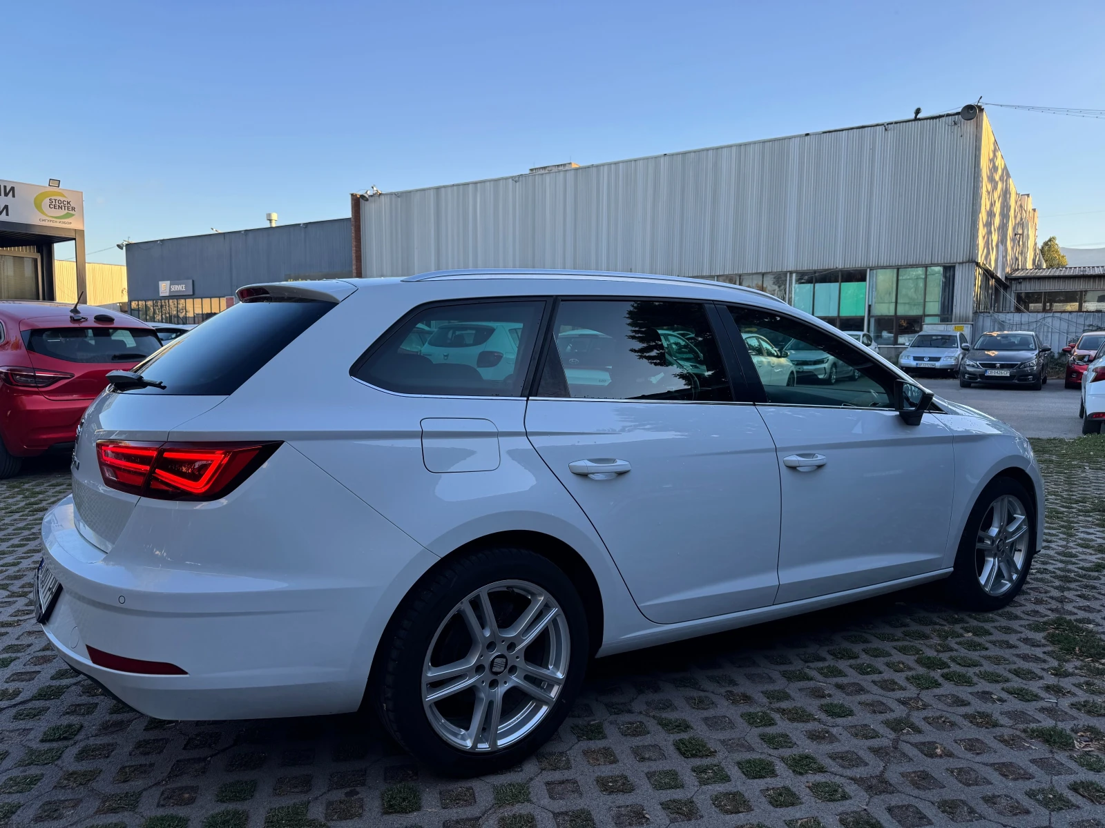Seat Leon 1.5TSI 150HP AT - изображение 4