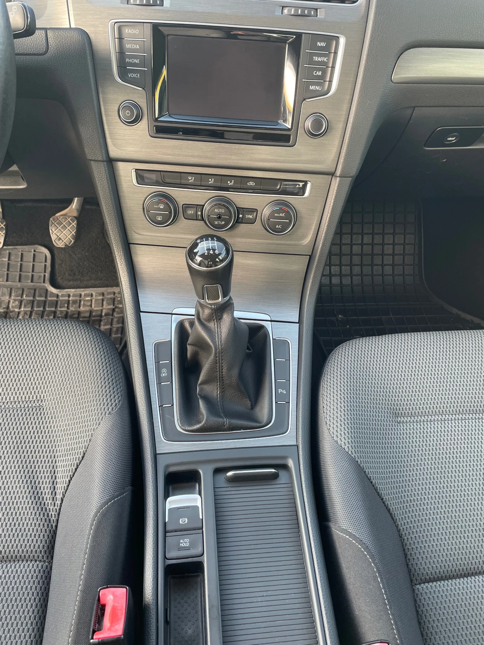 VW Golf 7 1.6 110кс BlueMotion - изображение 8