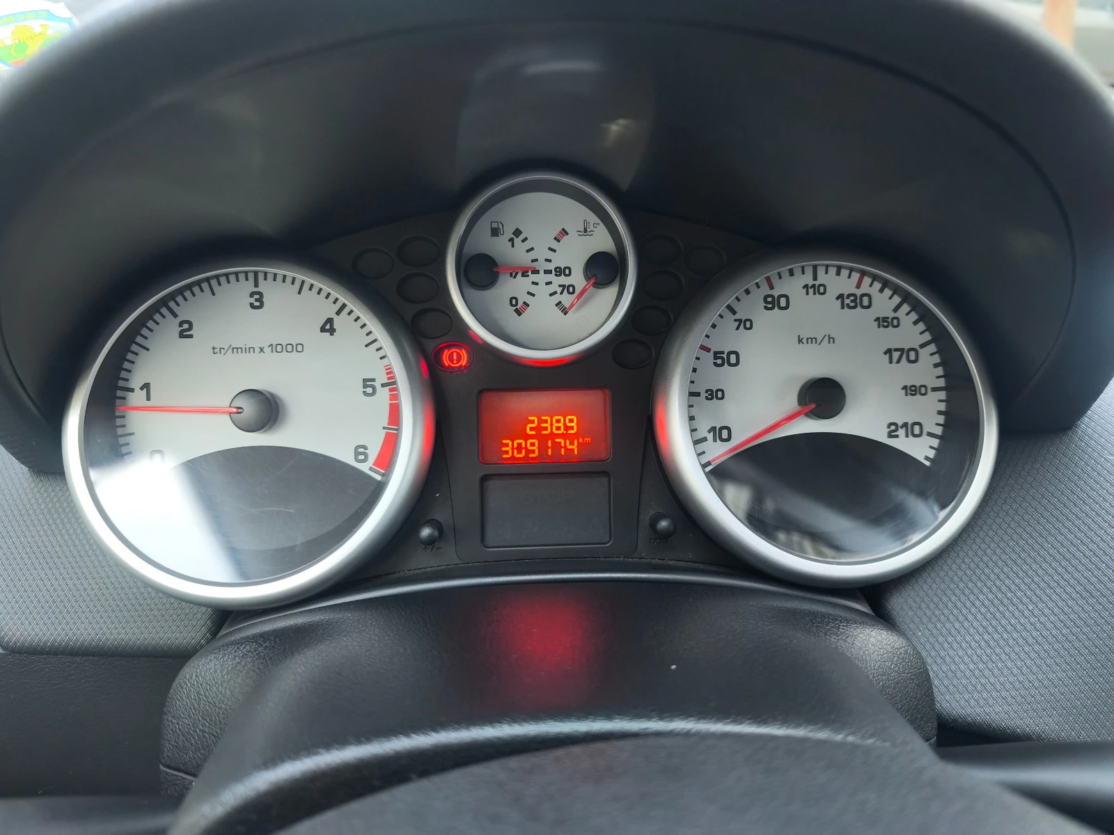 Peugeot 207 1.6 HDI - изображение 7