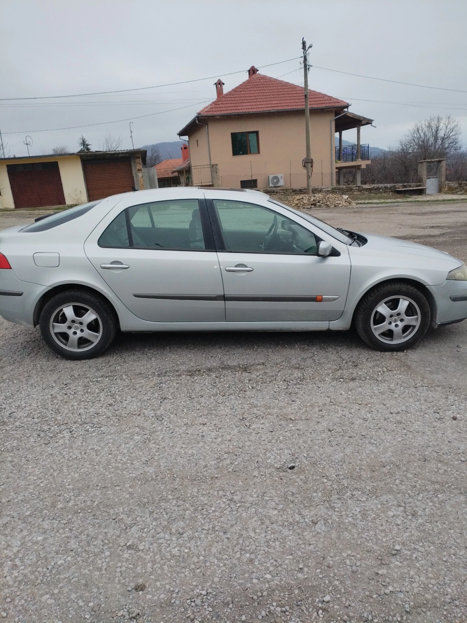 Renault Laguna 1.8 I  | Mobile.bg � ����������� 3