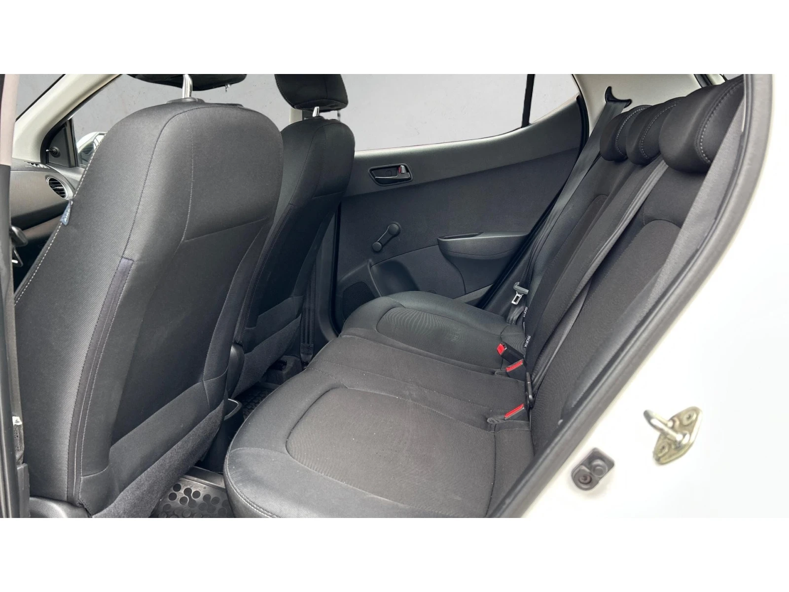 Hyundai I10 1.0 MPi, ������� ������ �� 115   | Mobile.bg � ����������� 12