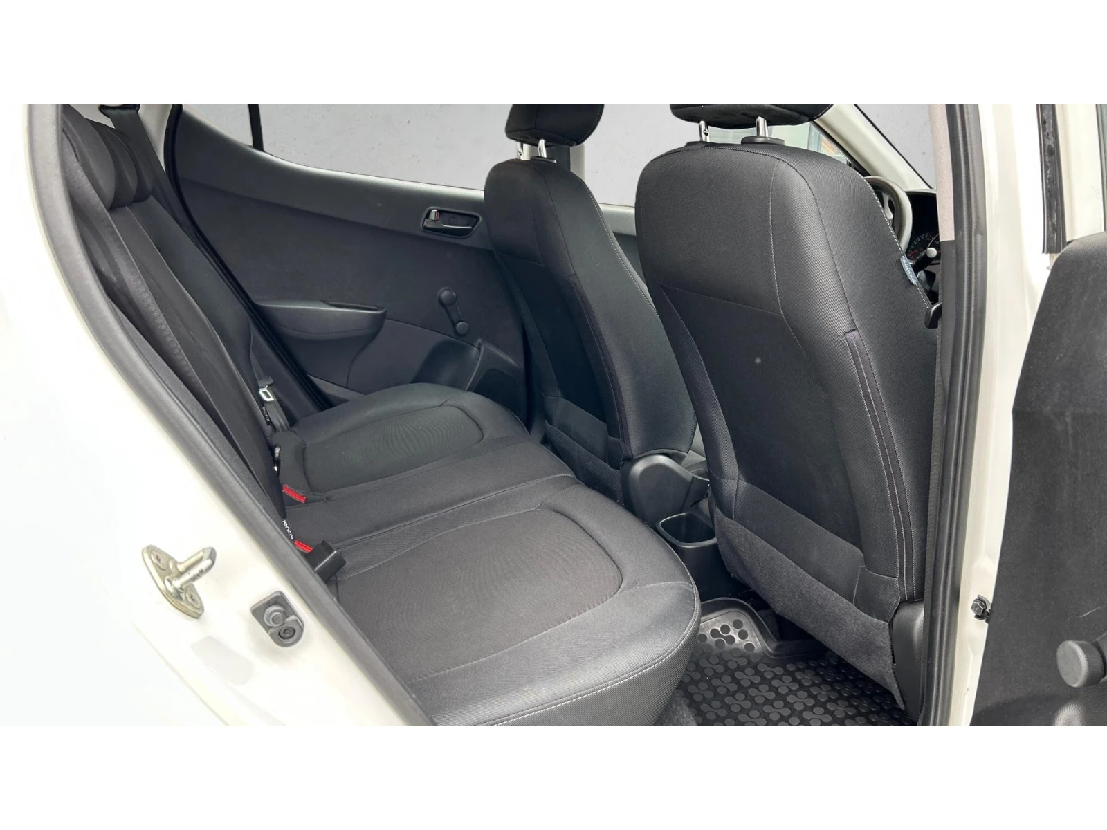 Hyundai I10 1.0 MPi, ������� ������ �� 115   | Mobile.bg � ����������� 10