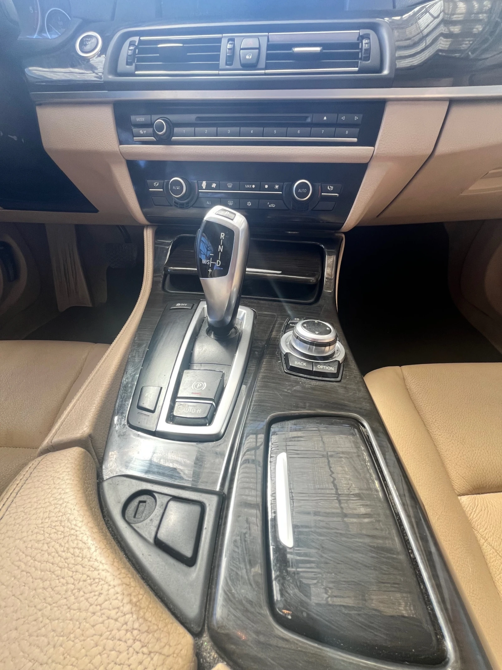 BMW 520, снимка 14 - Автомобили и джипове - 54137360