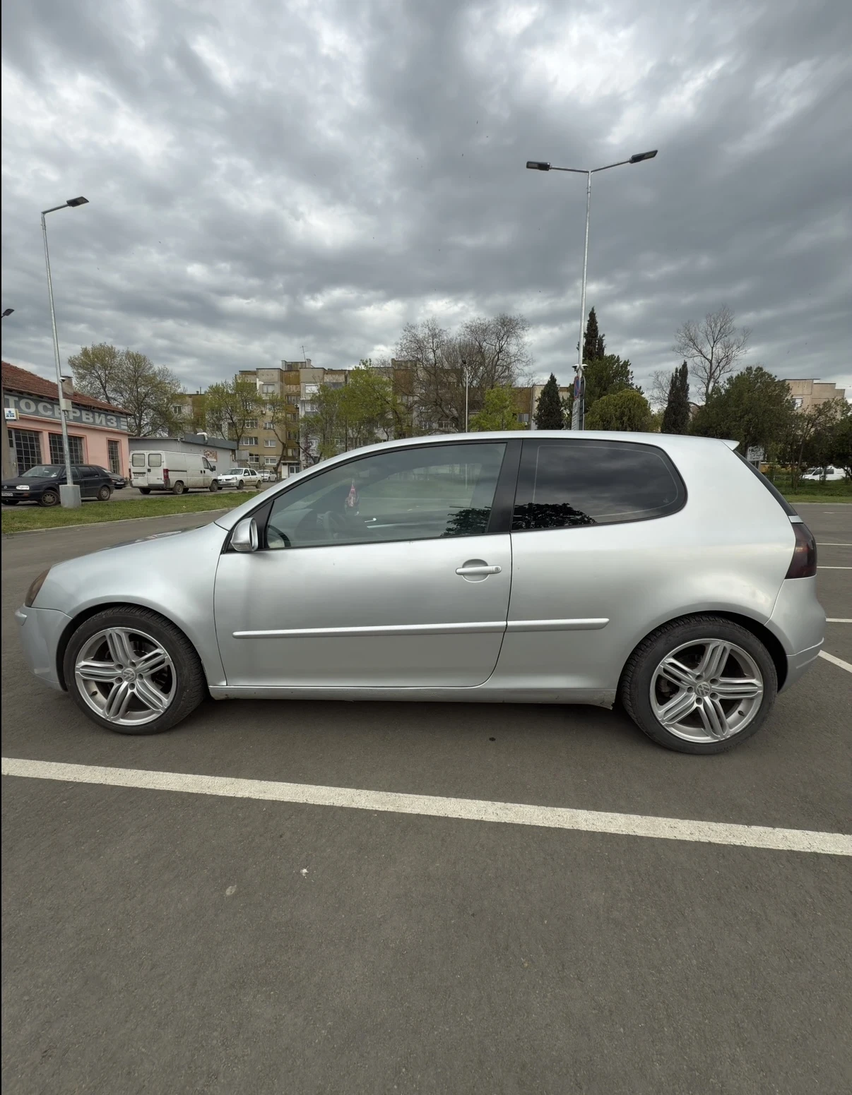 VW Golf 5 1.9 105 Климатик, снимка 4 - Автомобили и джипове - 54394925