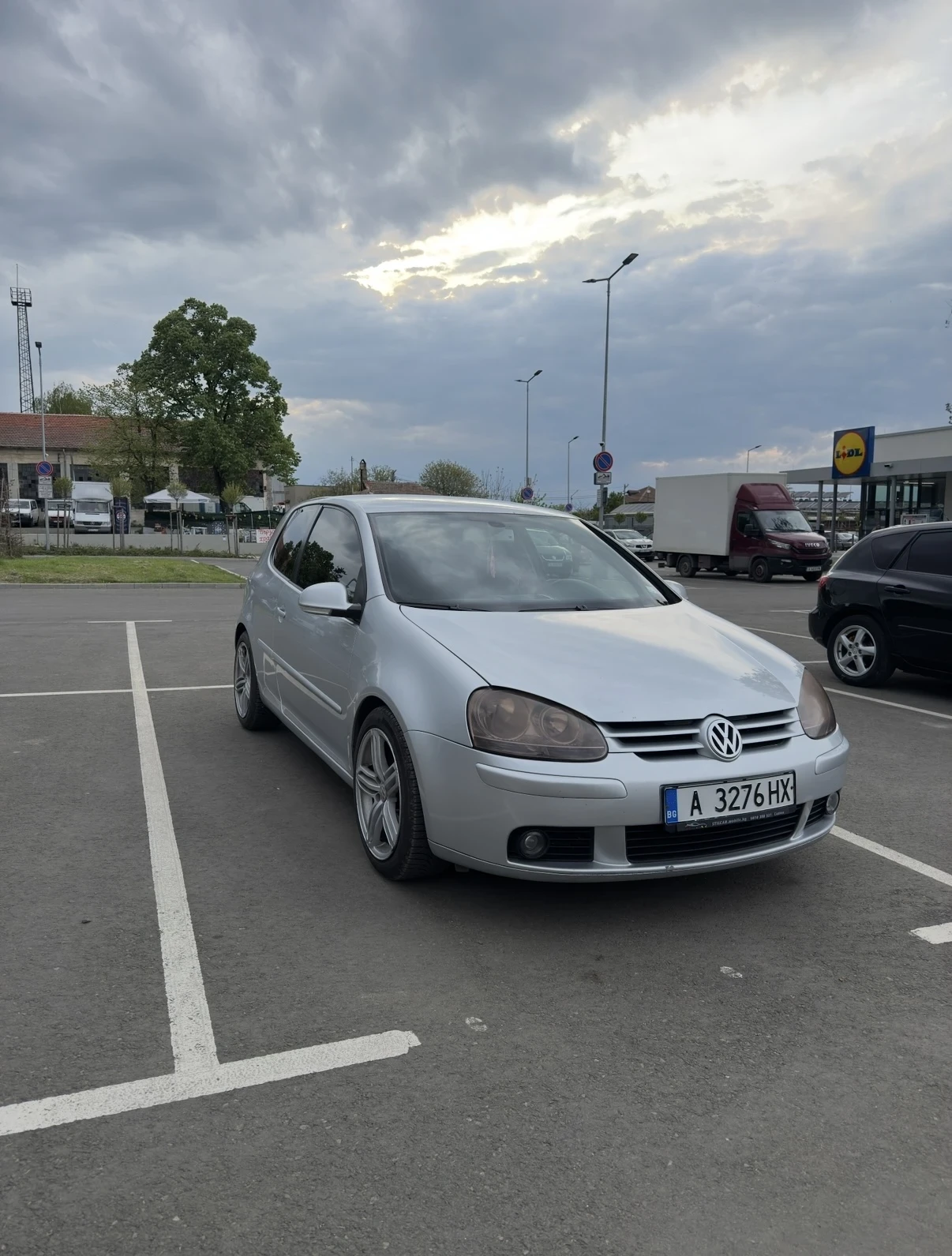 VW Golf 5 1.9 105 Климатик, снимка 5 - Автомобили и джипове - 54394925