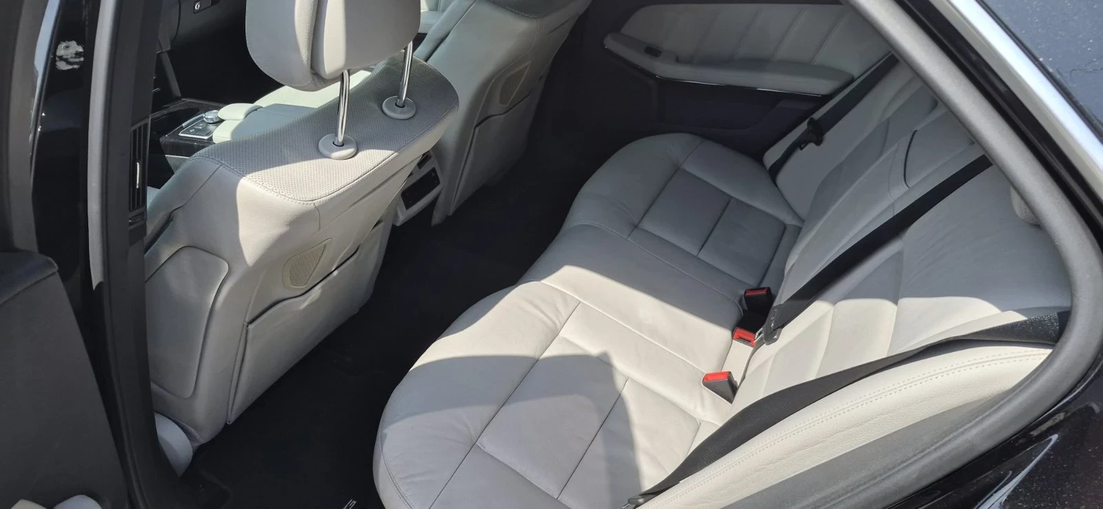Mercedes-Benz E 350 AMG* Distronic* Camera* Подгрев* , снимка 12 - Автомобили и джипове - 54571619