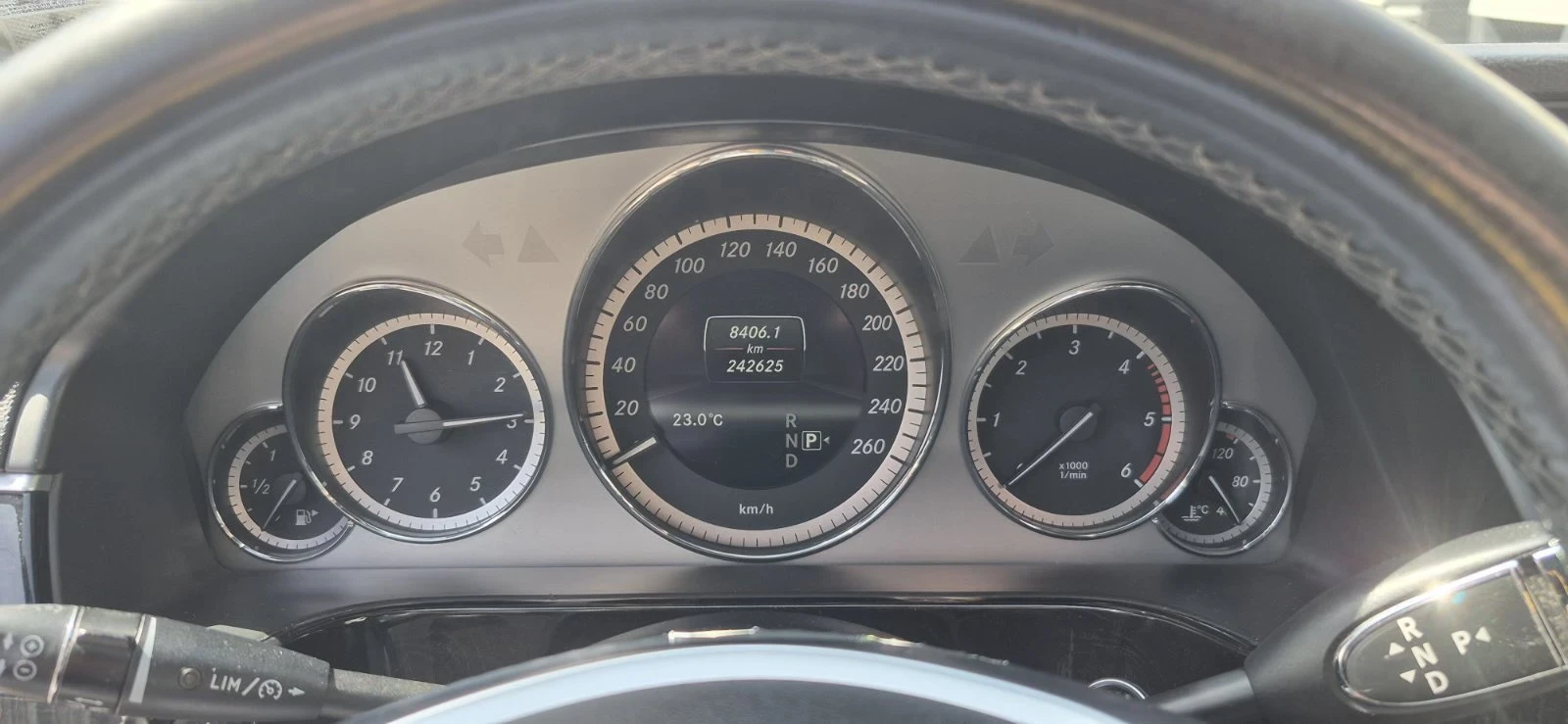 Mercedes-Benz E 350 AMG* Distronic* Camera* Подгрев* , снимка 14 - Автомобили и джипове - 54571619