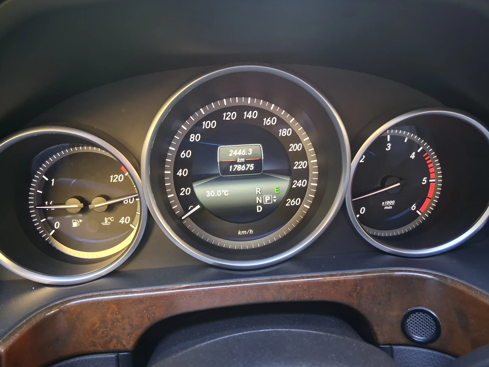Mercedes-Benz E 350, снимка 9 - Автомобили и джипове - 54737020