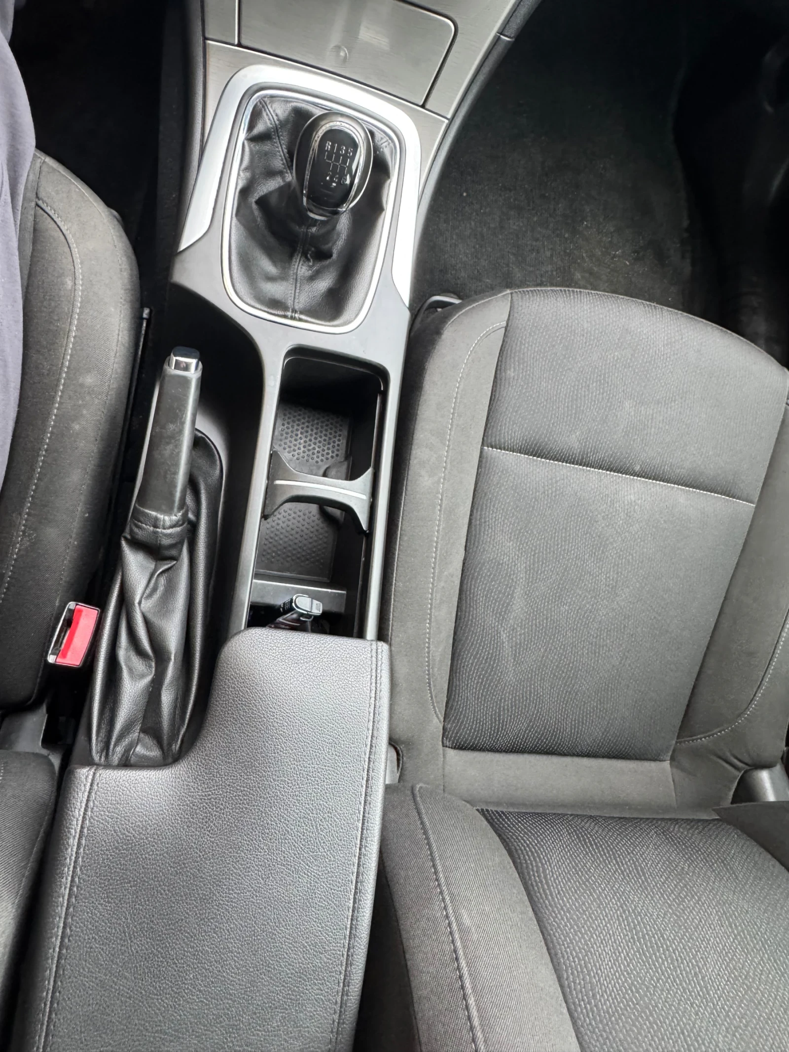 Opel Insignia 1.8 бензин, снимка 11 - Автомобили и джипове - 54820777