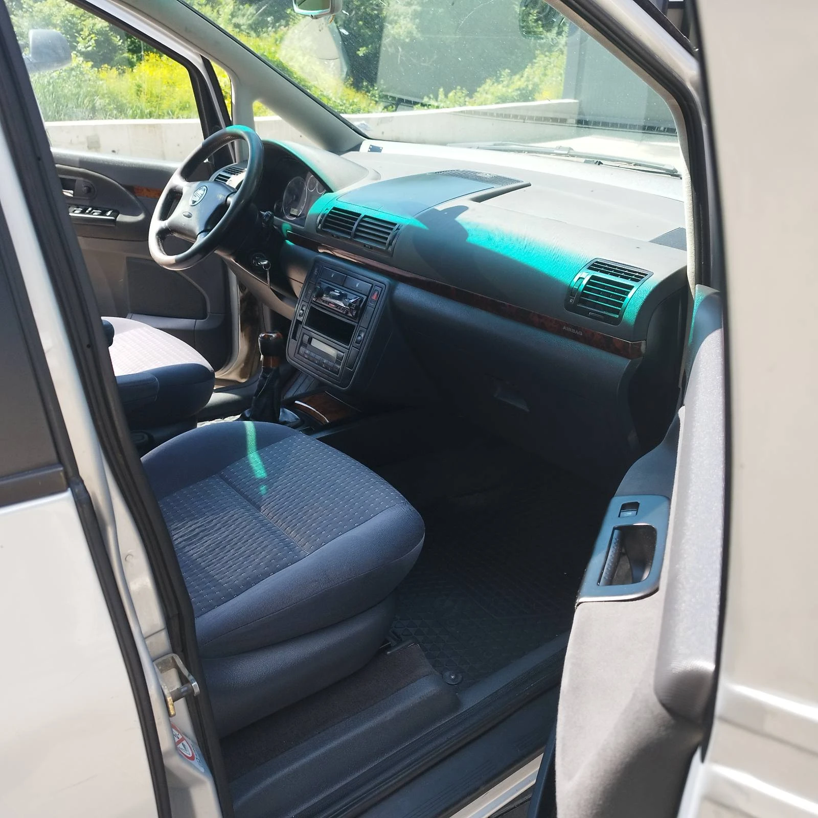 Seat Alhambra 1.9 TDI , снимка 6 - Автомобили и джипове - 55051575