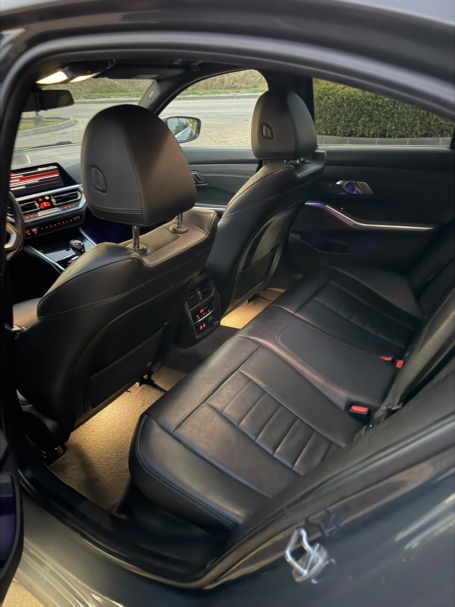 BMW 320 d Xdrive Luxury Line / M CAR, снимка 15 - Автомобили и джипове - 55596065
