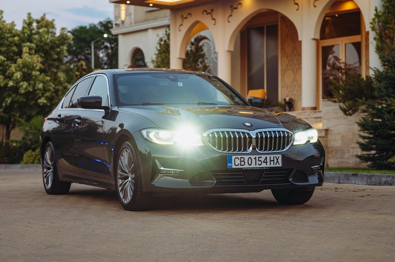 BMW 320 d Xdrive Luxury Line / M CAR, снимка 17 - Автомобили и джипове - 55596065