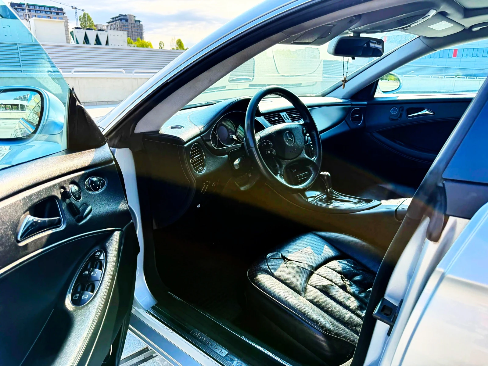 Mercedes-Benz CLS 350 V6/292 к.с/Distronic/Harman Kardon/Обслужен, снимка 9 - Автомобили и джипове - 55996412