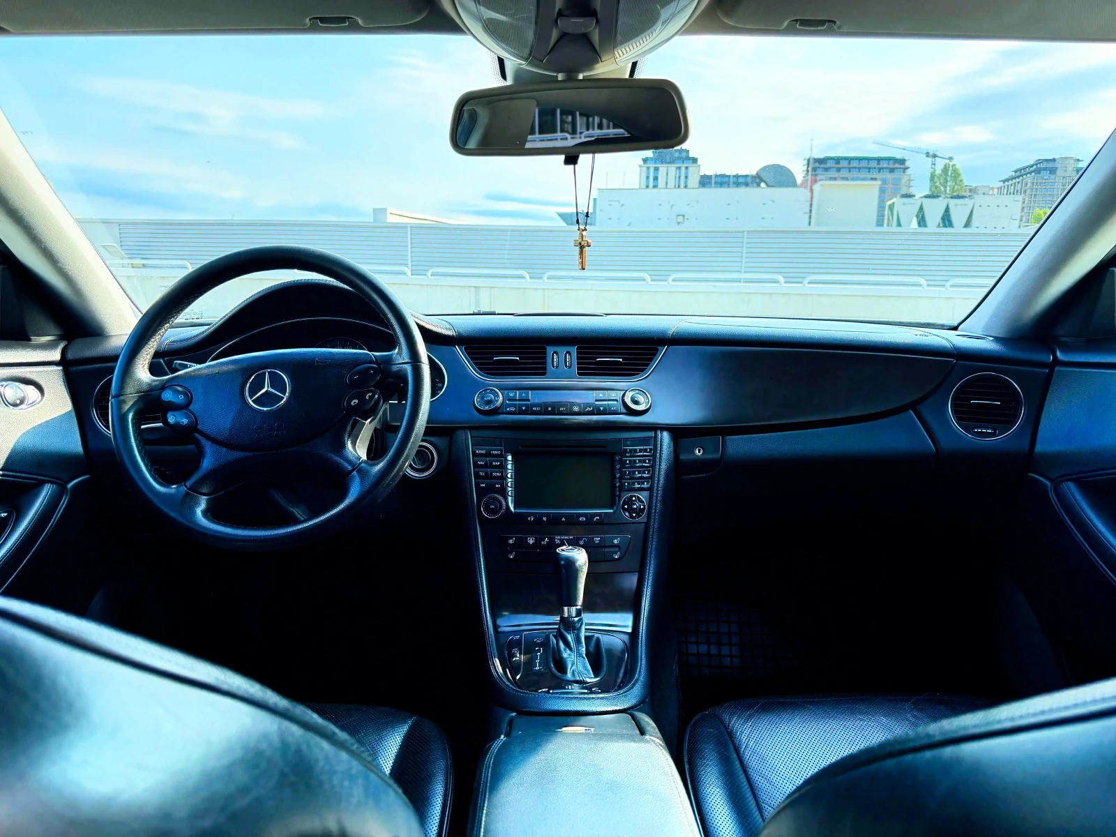 Mercedes-Benz CLS 350 V6/292 к.с/Distronic/Harman Kardon/Обслужен, снимка 12 - Автомобили и джипове - 55996412