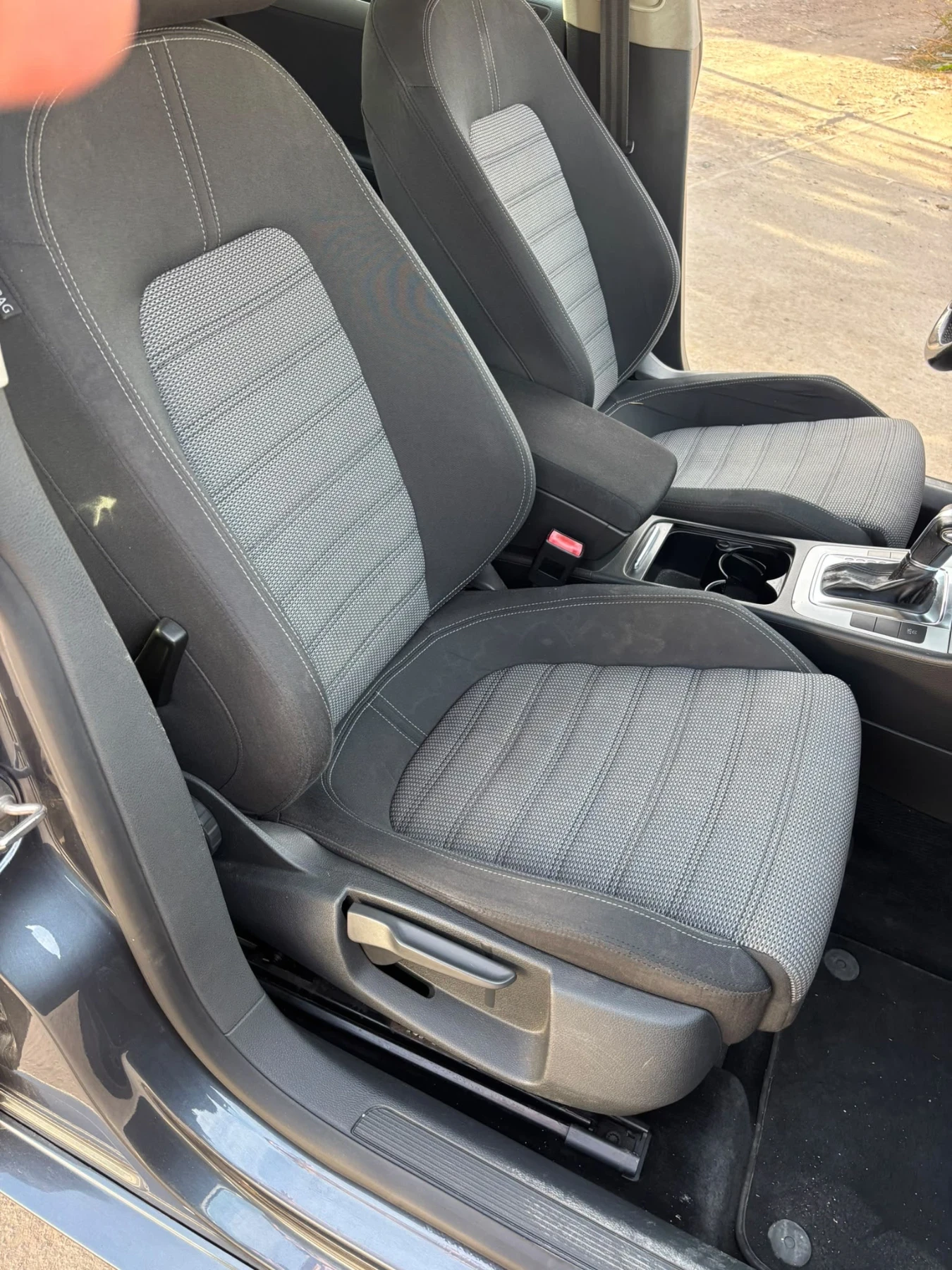 VW Passat 2.0TDI, снимка 15 - Автомобили и джипове - 56448727