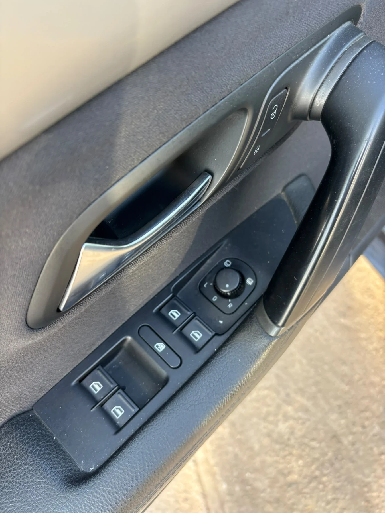 VW Passat 2.0TDI, снимка 8 - Автомобили и джипове - 56448727