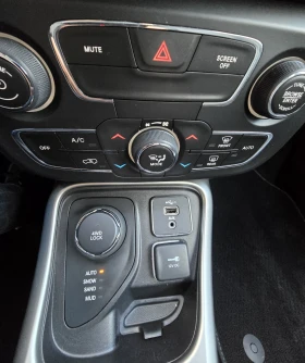 Jeep Compass 2, 4-газ/бензин, 182кс, автоматик, 4х4, камера, an, снимка 13