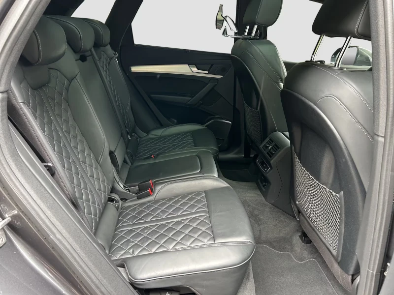 Audi Q5 55TFSIe/S-LINE/367HP/AIR/PANO/MATRIX/HUD/360/795f, снимка 14 - Автомобили и джипове - 51825140