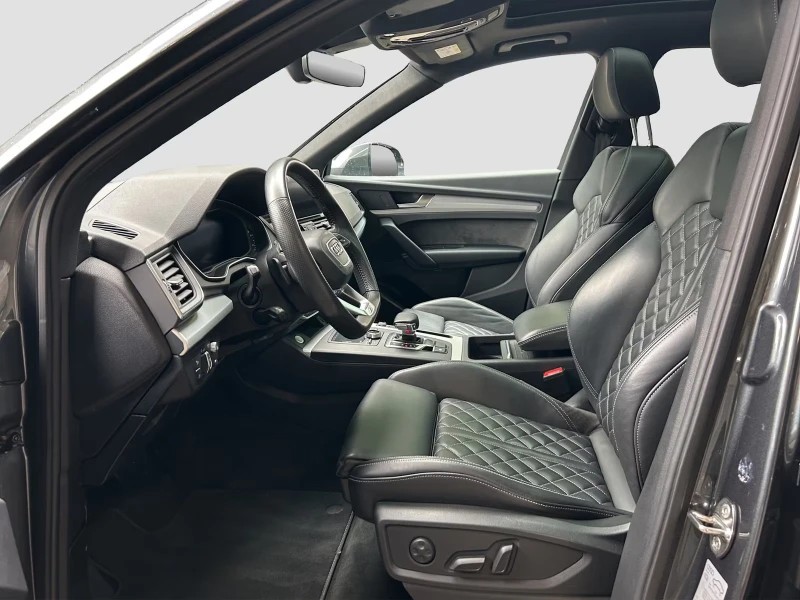 Audi Q5 55TFSIe/S-LINE/367HP/AIR/PANO/MATRIX/HUD/360/795f, снимка 8 - Автомобили и джипове - 51825140