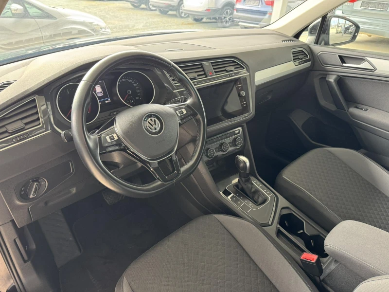 VW Tiguan 2.0TDI* 150ps* Distronic* LED* НАВИ* КАМЕРА, снимка 9 - Автомобили и джипове - 53178667