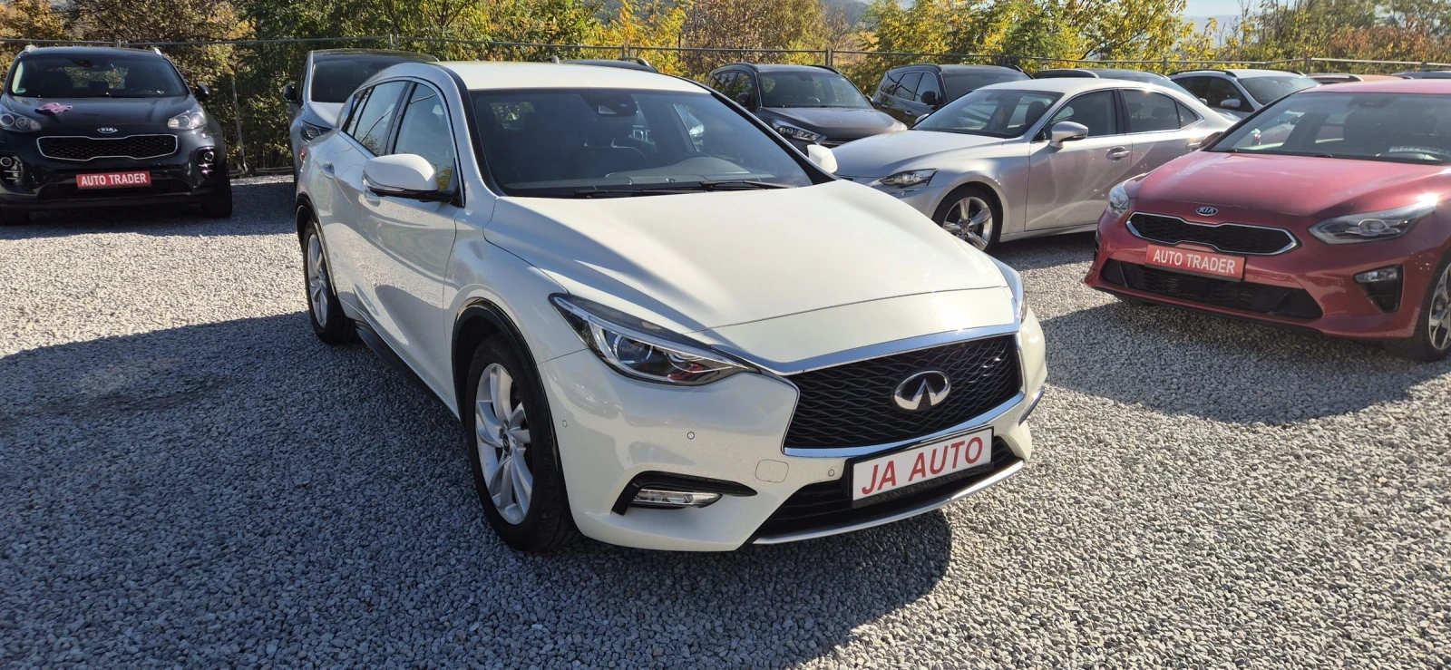 Infiniti Q30 2.2D-170кс. 4X4 - изображение 3