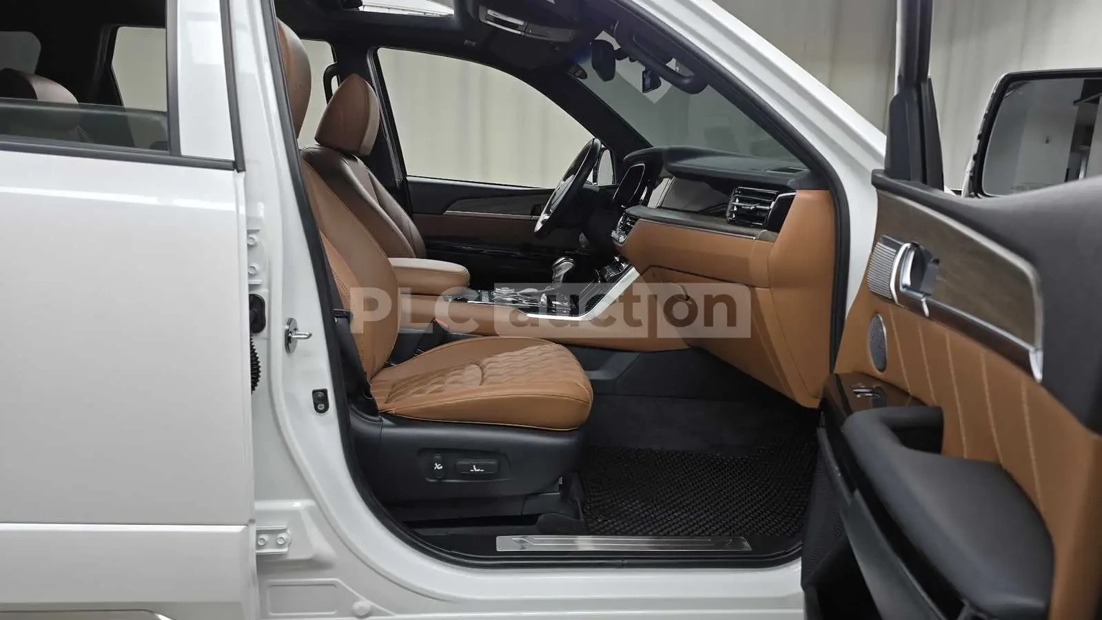 Kia Mohave 3.0 4x4| 360| DISTRONIC| ОБДУХВАНЕ| ВКЛ.ТЕХНОТЕСТ, снимка 9 - Автомобили и джипове - 54749901