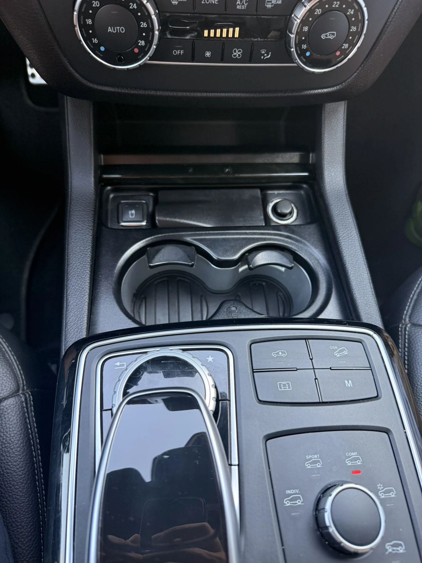 Mercedes-Benz GLE 400 * AMG* PANORAMA* LIZING* , снимка 14 - Автомобили и джипове - 55826750