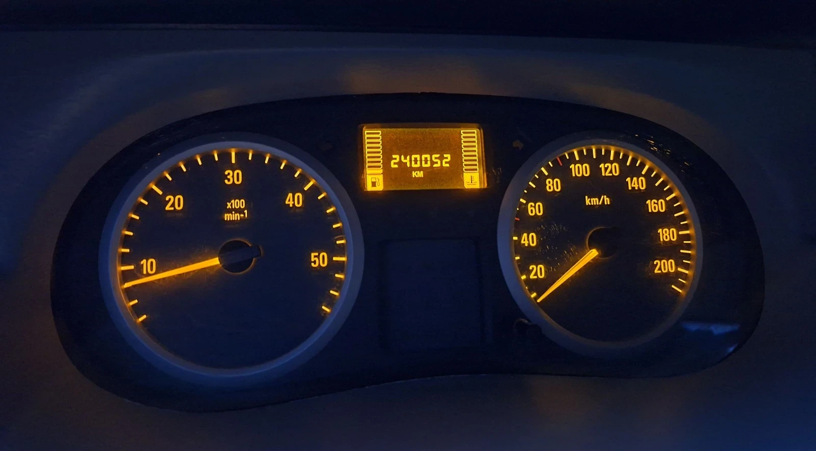 Renault Trafic 2.0dti 8/9местен 6скорости Темпомат Климатик Печка - изображение 7