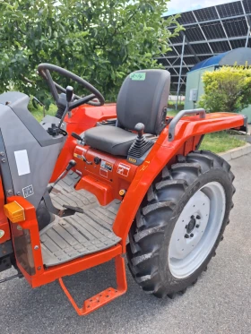 Трактор Kubota, снимка 7