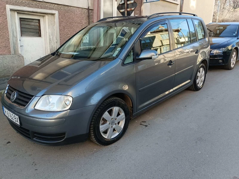 VW Touran, снимка 5 - Автомобили и джипове - 48378574