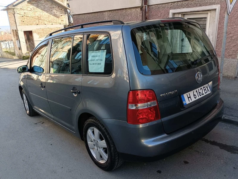 VW Touran, снимка 4 - Автомобили и джипове - 48378574