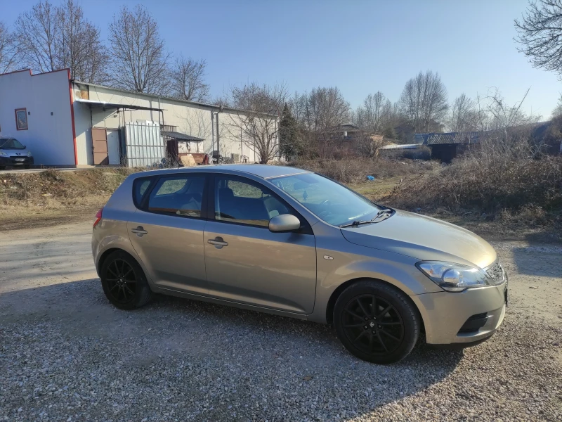 Kia Ceed 1.4feis lift отличен, снимка 1 - Автомобили и джипове - 49188077