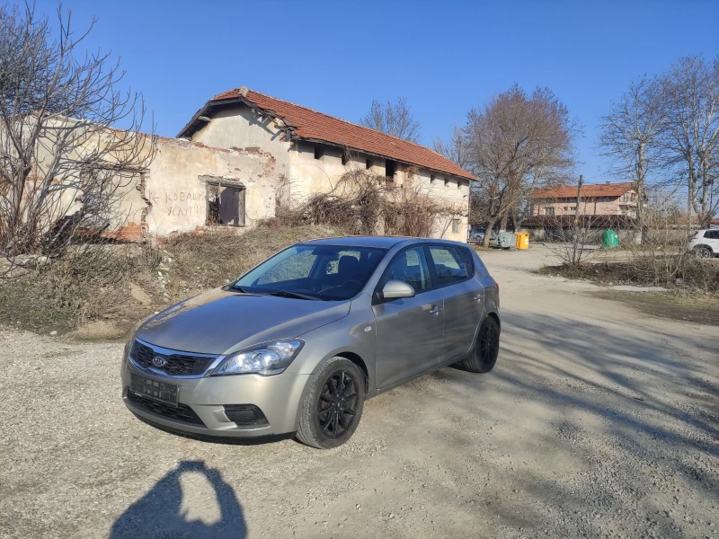 Kia Ceed 1.4feis lift отличен, снимка 2 - Автомобили и джипове - 49188077