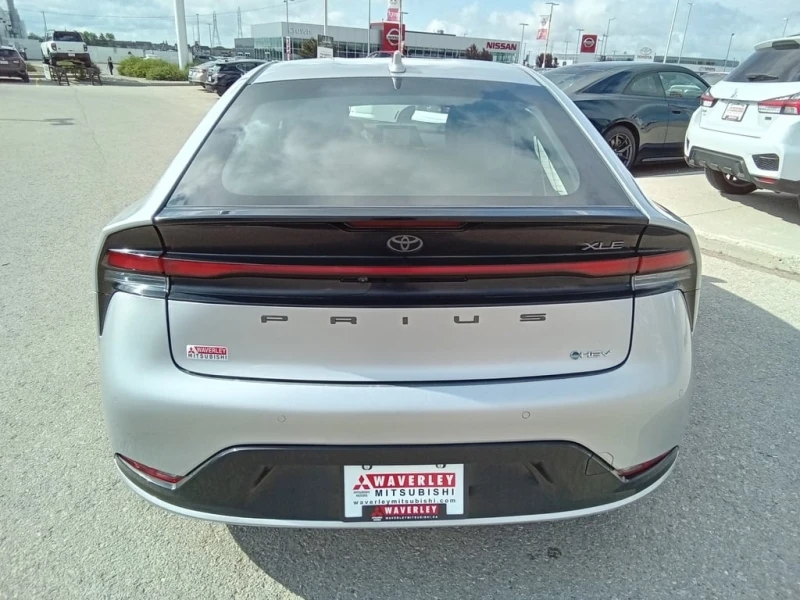 Toyota Prius XLE AWD e | Low Kilometers | SofTex Seat Trim  CAR, снимка 13 - Автомобили и джипове - 53006501