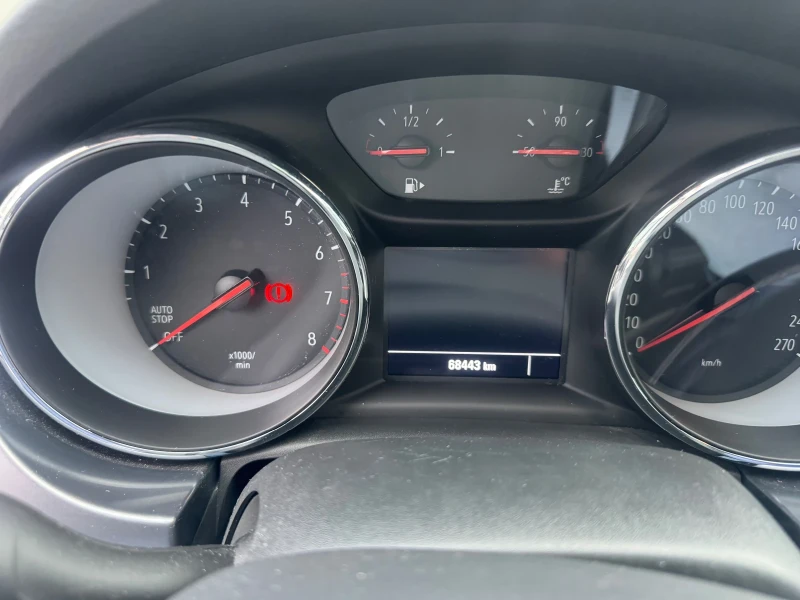 Opel Astra 1.4 turbo, снимка 11 - Автомобили и джипове - 53043527