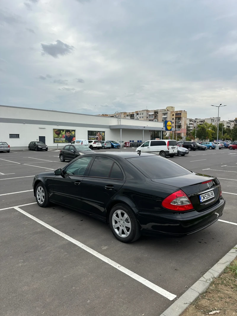 Mercedes-Benz E 220, снимка 7 - Автомобили и джипове - 53112778