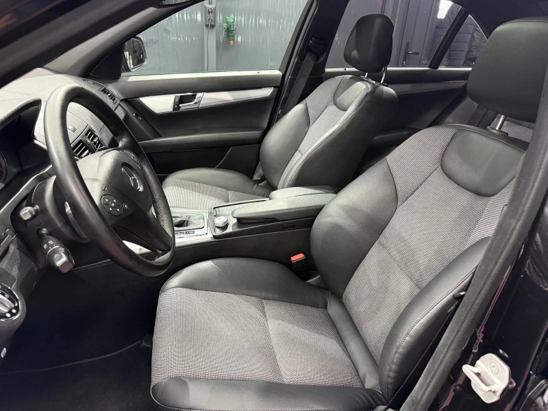 Mercedes-Benz C 320 AMG pack, снимка 7 - Автомобили и джипове - 53453144