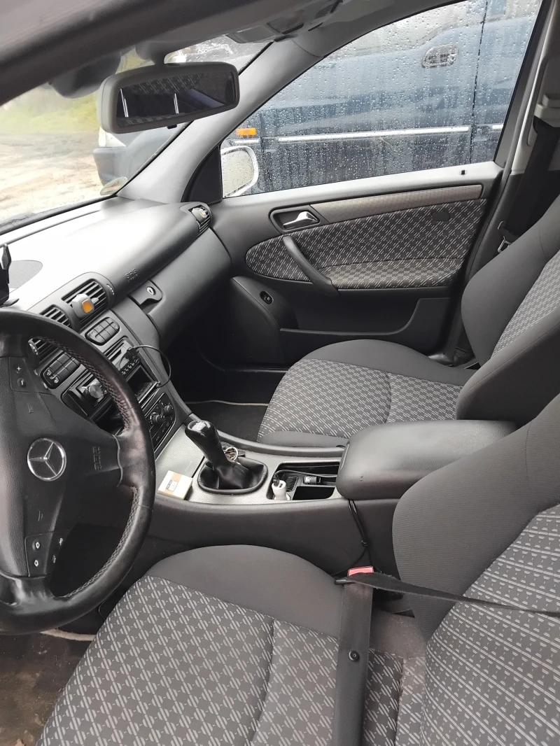 Mercedes-Benz C 200, снимка 3 - Автомобили и джипове - 53518747