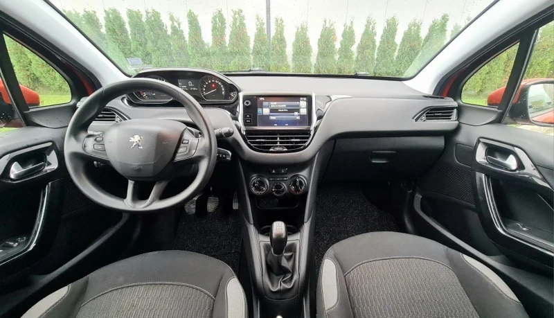 Peugeot 208, снимка 5 - Автомобили и джипове - 47961758