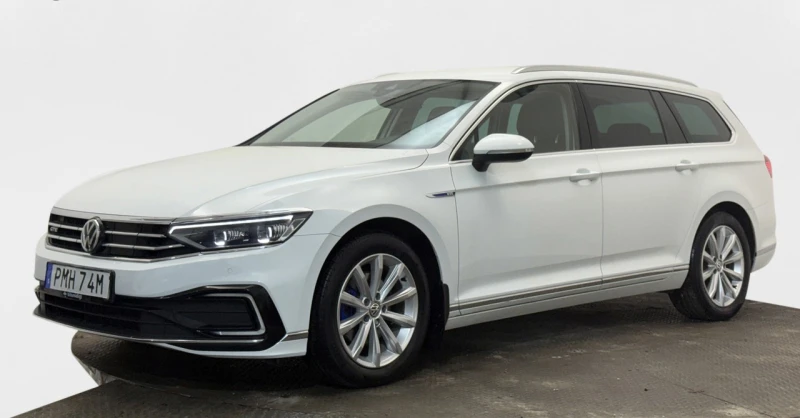 VW Passat Sportscombi GTE* Navi* Печка* Cam* Теглич - 27900 лв. - 90775506 1
