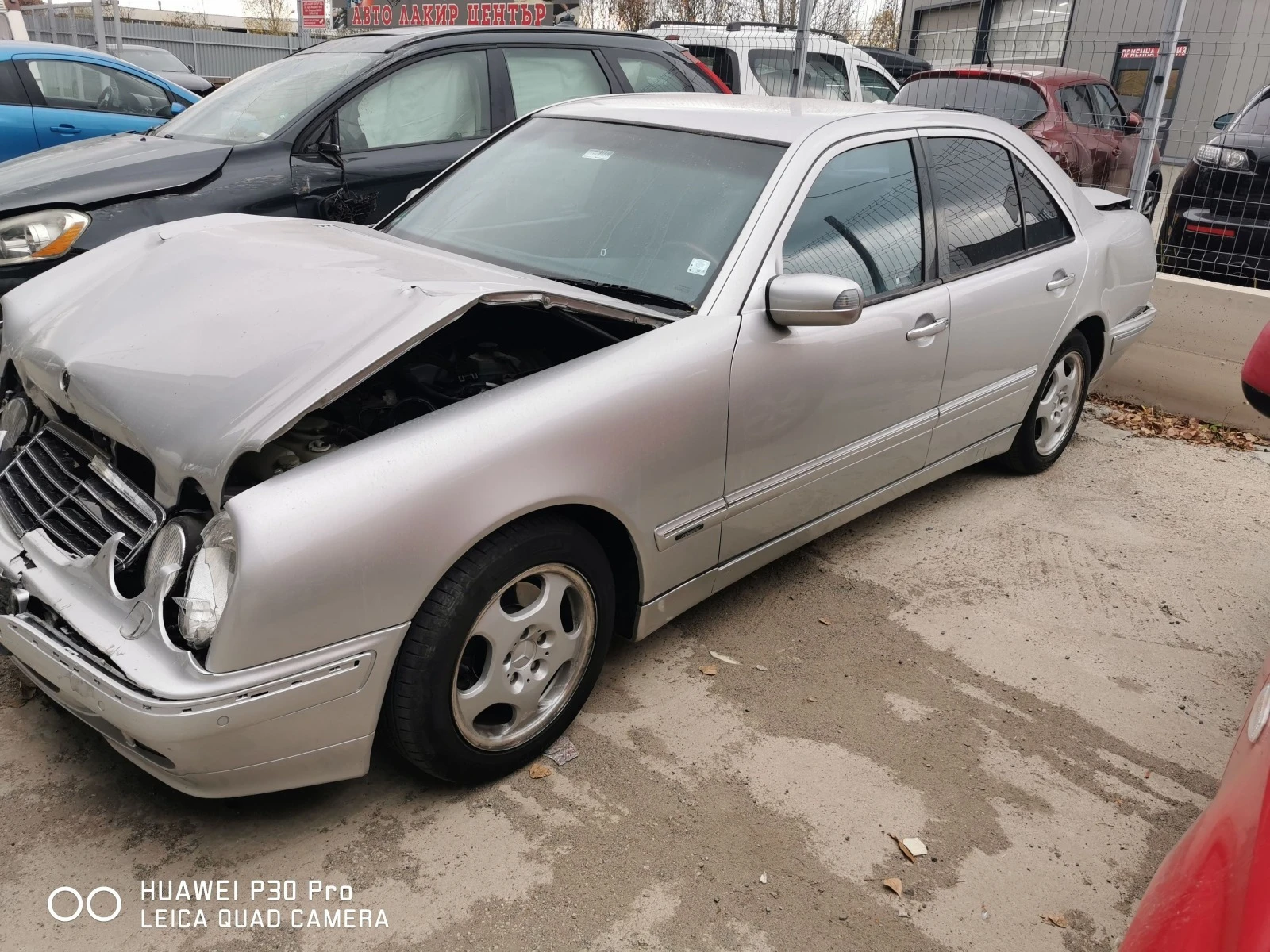 Mercedes-Benz E 320  - изображение 8