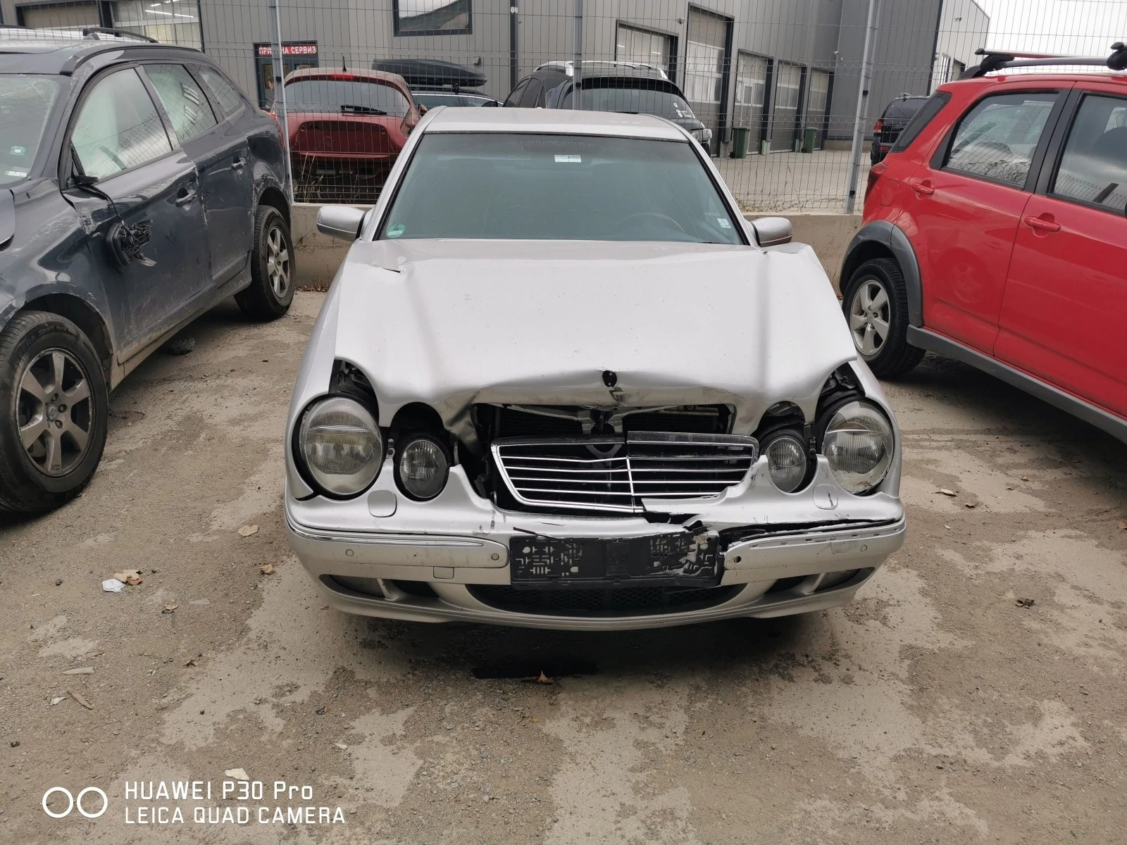 Mercedes-Benz E 320  - изображение 9