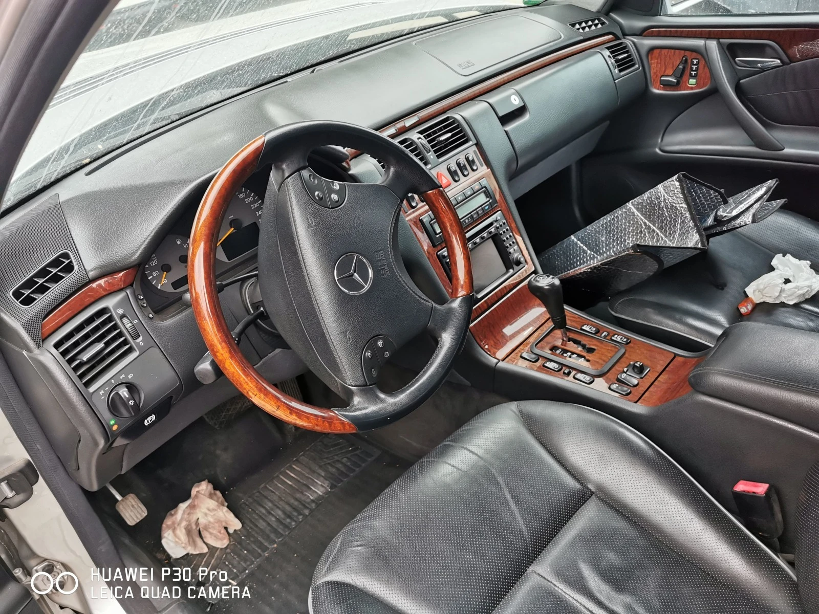 Mercedes-Benz E 320  - изображение 6