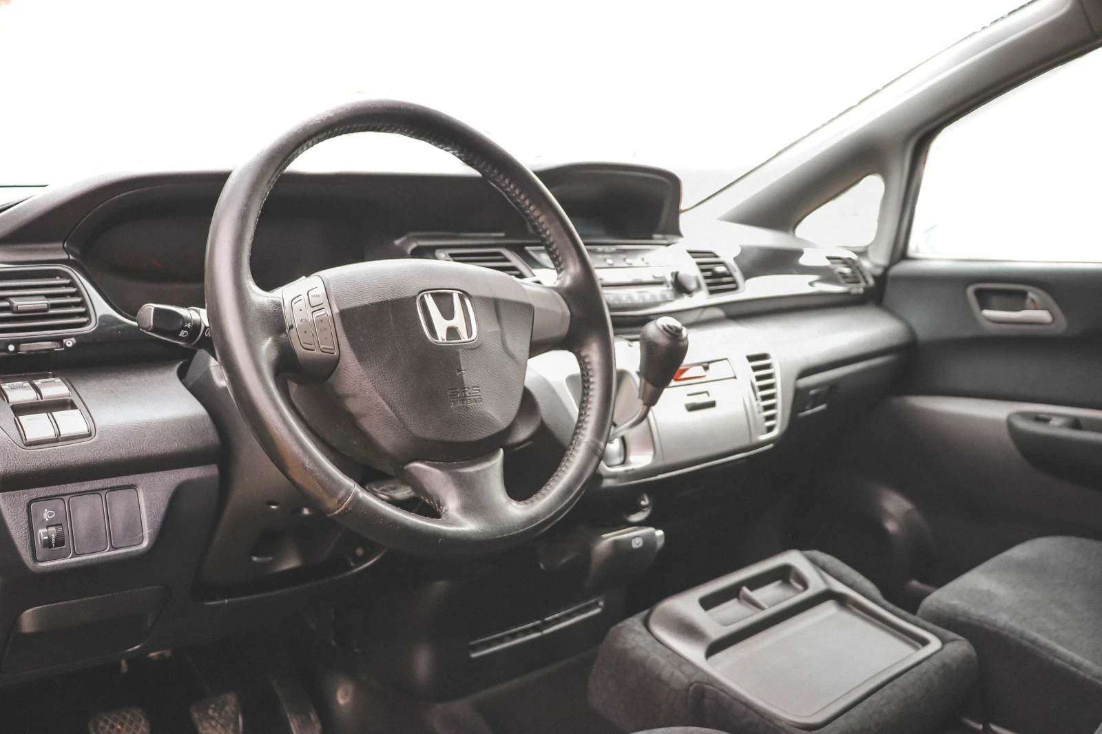 Honda Fr-v Бензин / Италия / 6 места - изображение 8