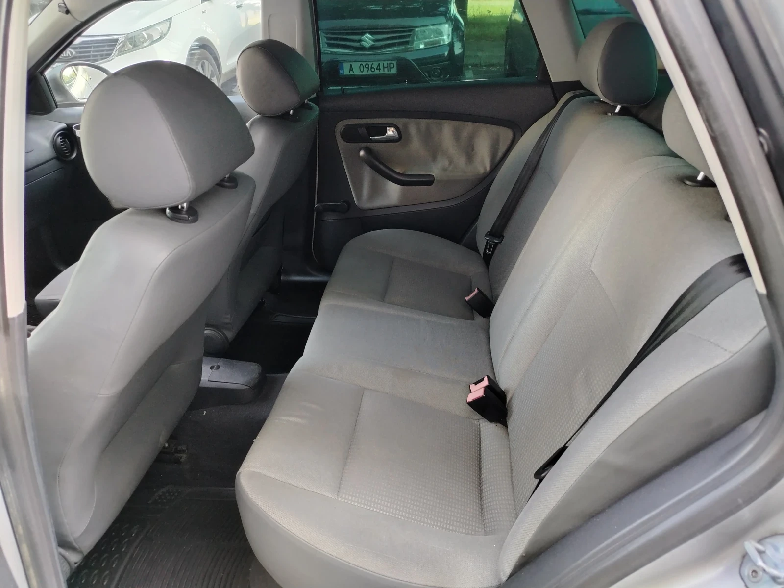 Seat Ibiza 1.2i БЕНЗИН - изображение 9