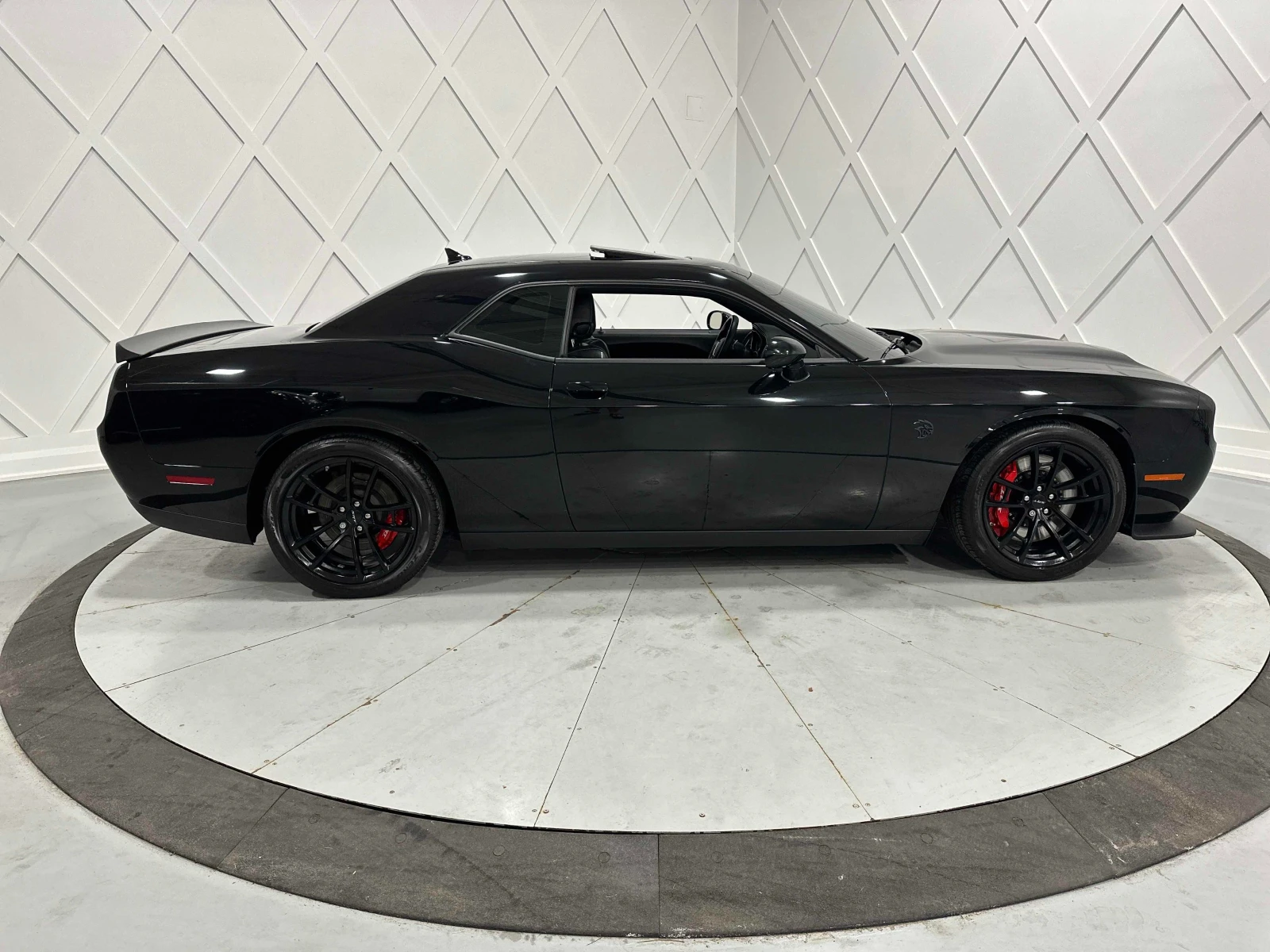 Dodge Challenger SRT Hellcat * * CARFAX * * АВТО КРЕДИТ * *  - изображение 5